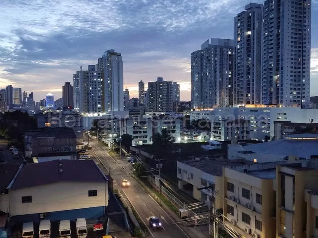 Alquilo apartamento amoblado con balcón en Carrasquilla - Imagen 12