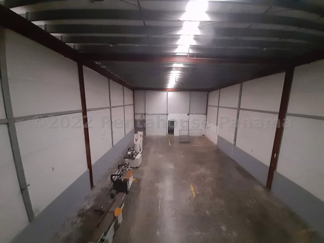 Alquiler de galera de 403 m2 Tocumen Office - Imagen 7