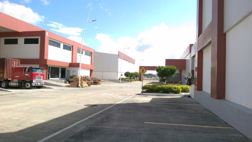 Alquiler de galera dentro del Parque Industrial Las Américas Tocumen - Imagen 12