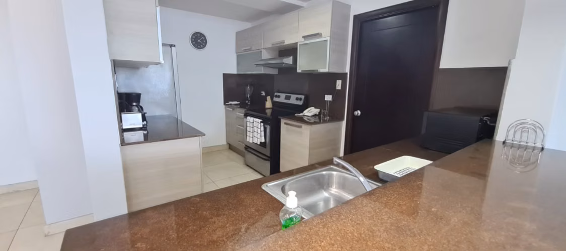 FOR RENT ave balboa 1 r vista   mar lateral - Imagen 17