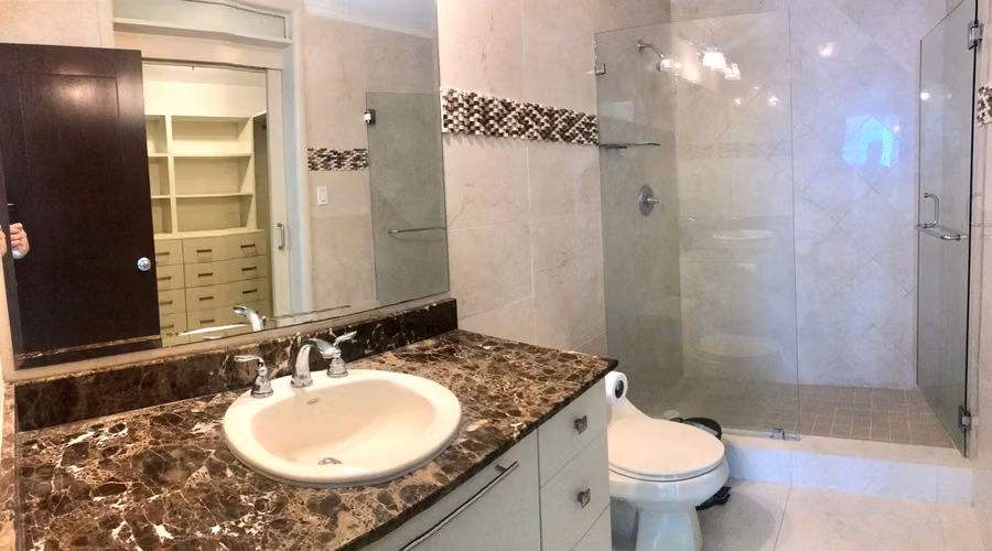 FOR RENT ave balboa 1 r vista   mar lateral - Imagen 19