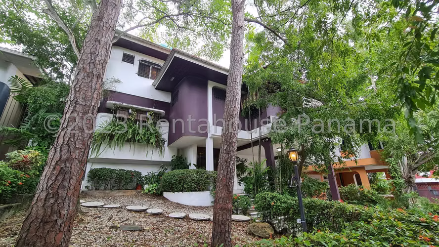 Se Vende Casa en Hato Pintado LA26-7914
