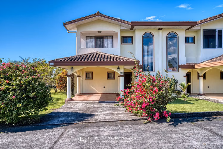 Casa Adosada Amueblada en Boquete Panama