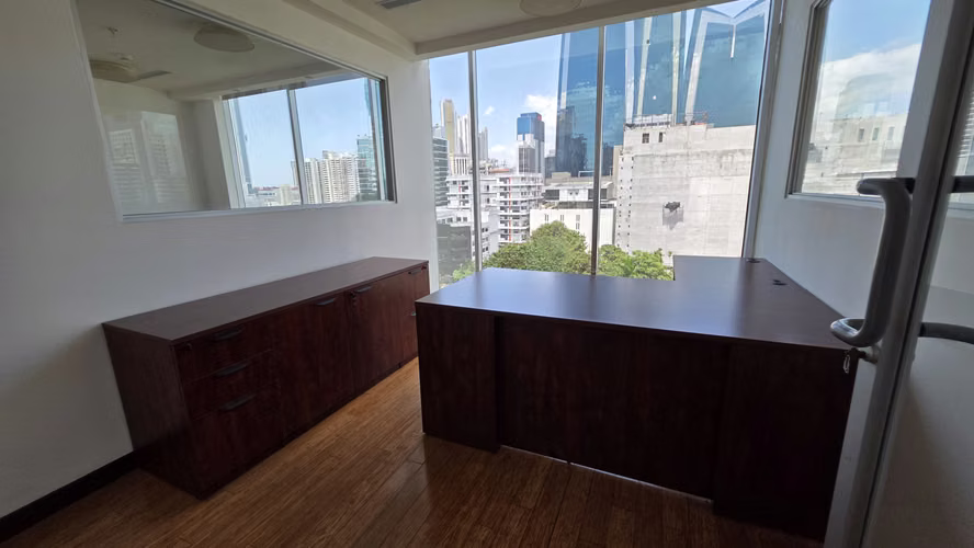 Venta o alquiler de oficina amoblada en Office One, Obarrio
