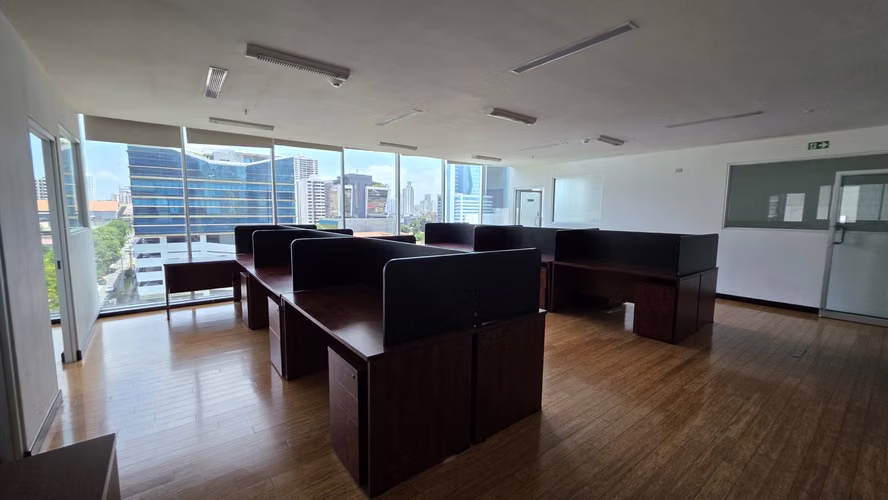 Venta o alquiler de oficina amoblada en Office One, Obarrio