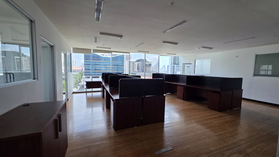Venta o alquiler de oficina amoblada en Office One, Obarrio