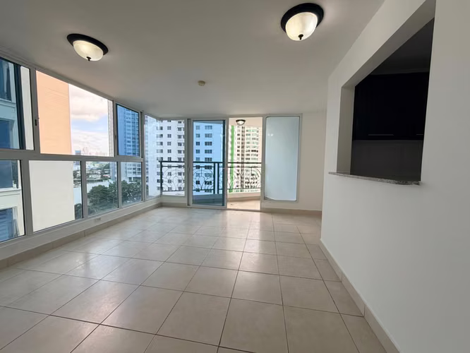 Venta de apartamento en PH Belview Towers, Edison Park