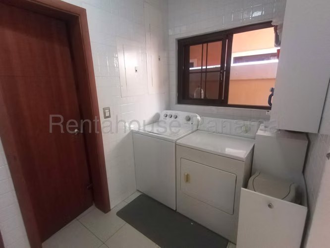 ¡Espectacular Casa de Estilo Colonial Moderno en Venta en Costa Sur!  | GC - Imagen 10
