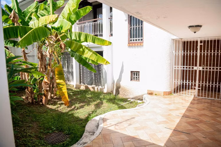 Venta de Casa en La Alameda de 4 Niveles - Imagen 16