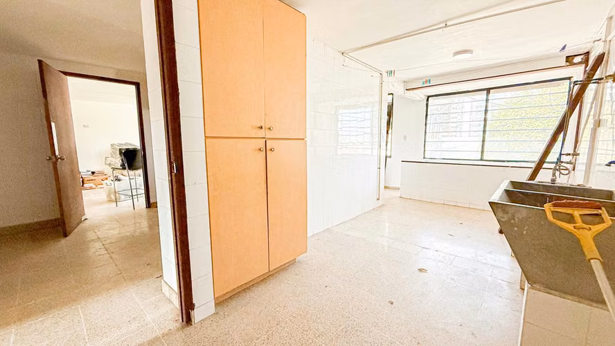 Venta de Casa en La Alameda de 4 Niveles - Imagen 14