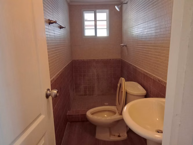 Espectacular casa de 1 nivel en Llanos de Curundú | 650 m² de lote | US$460,000 Negociable.