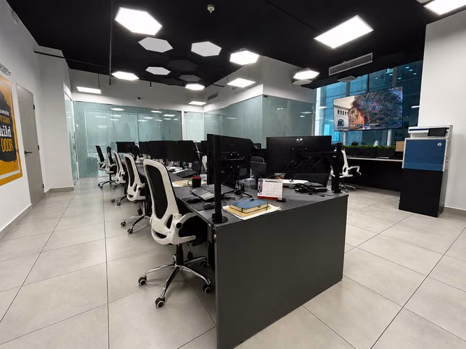 OFICINA LISTA PARA TRABAJAR – PLAZA EDISON | CORPORATE CENTER 75mts y 145 mts2.