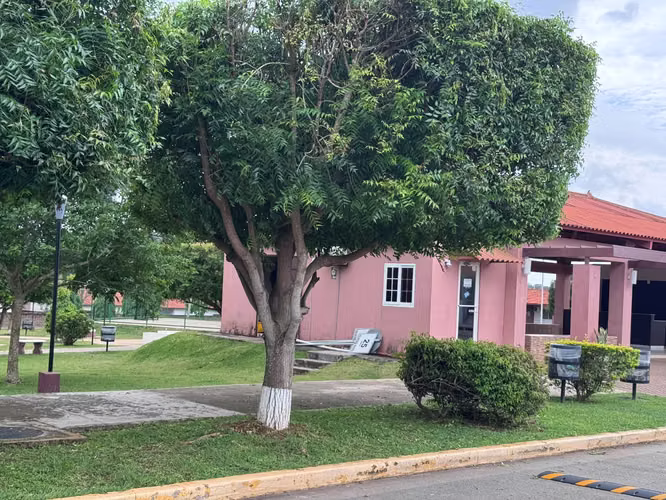 VENDO CASA ARBOLEDAS LAS MAGNOLIAS LA CHORRERA - Imagen 3
