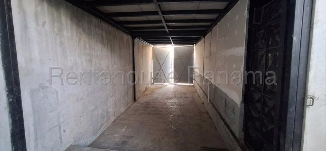 Galera/Bodega en Alquiler en Santa María Business