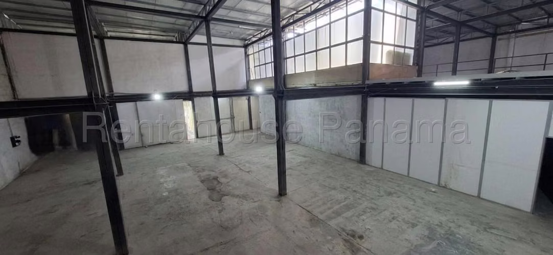 Galera/Bodega en Alquiler en Santa María Business