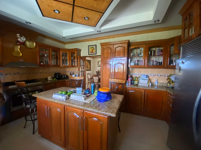 Hermosa Casa en Venta – Altos de Panamá - Imagen 8