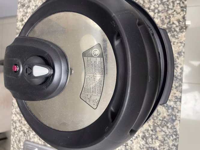 Gran Olla de Presión 7  Multiusos !de Paquete! $70 ganga! - Imagen 6