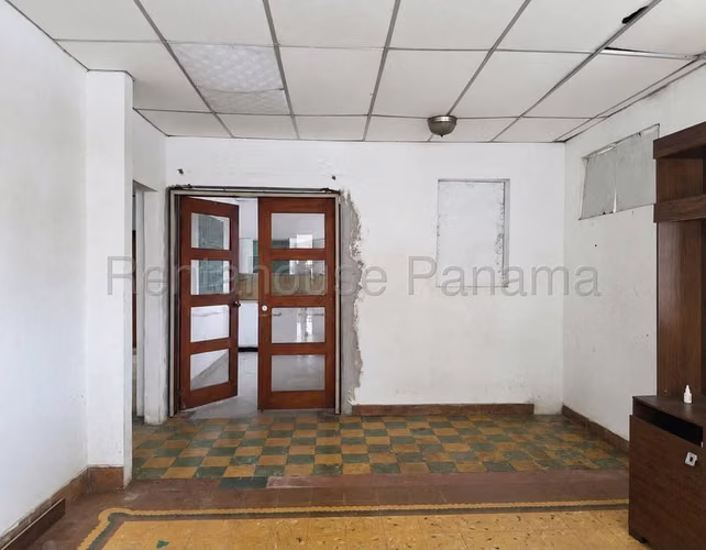 Casa comercial en venta en Parque Lefevre