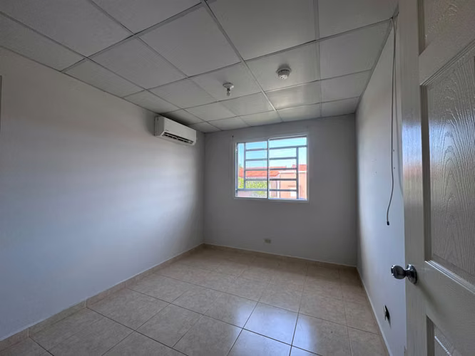 ALQUILO CASA ARBOLEDAS LOS CASTAÑOS LA CHORRERA - Imagen 12