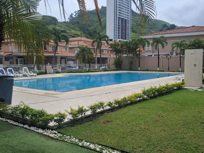 Venta de Casa en Altos del Country Por Debajo de Avalúo
