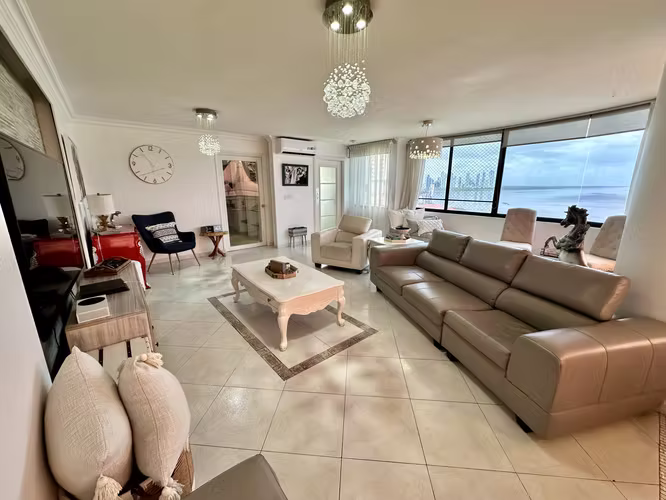 Se alquila apartamento frente al mar en Coco del Mar, Ph Horizonte