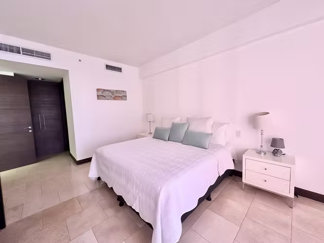 Apartamento amoblado con servicios incluidos! PH TOC Punta Pacifica - Imagen 11