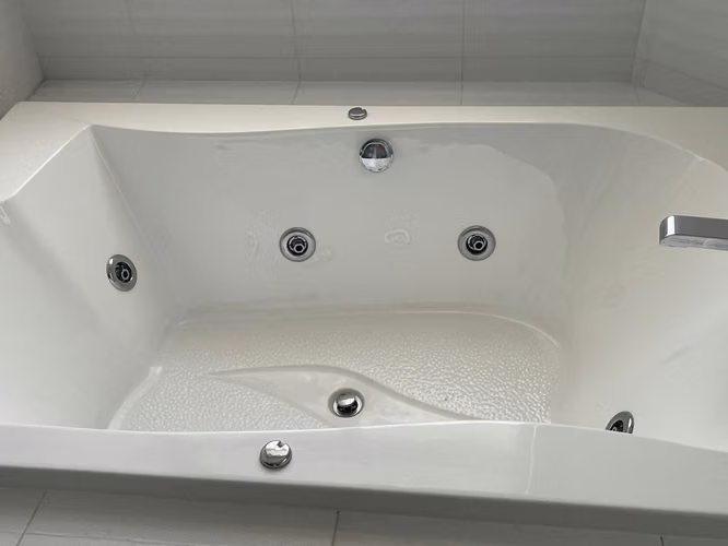EL CANGREJO | 3 RECÁMARAS CON BAÑO PRIVADO | VISTA A LA BAHÍA