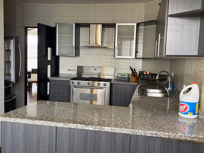 EL CANGREJO | 3 RECÁMARAS CON BAÑO PRIVADO | VISTA A LA BAHÍA