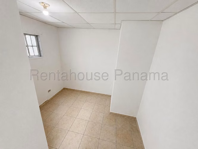Vendo Casa de 384 m² en PH Los Cipreses 1, Villa Zaita 27-712GG
