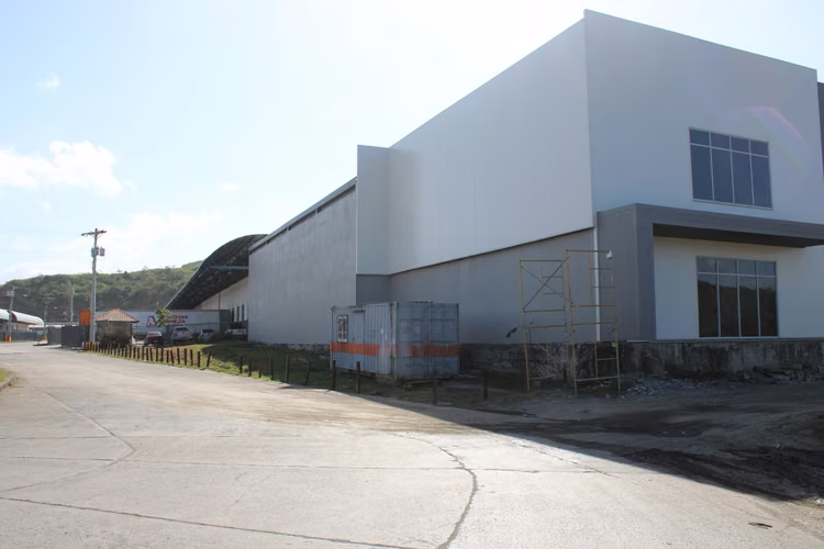 VENTA DE GALERA EN MILLA 8  - PARQUE INDUSTRIAL - Imagen 5