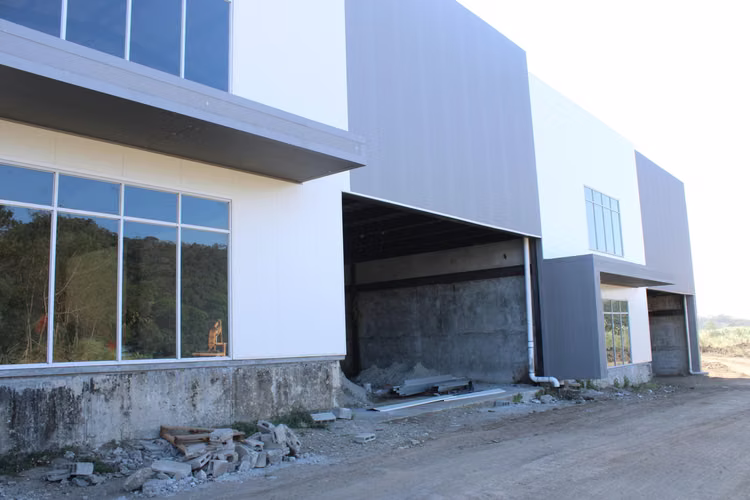 VENTA DE GALERA EN MILLA 8  - PARQUE INDUSTRIAL - Imagen 8