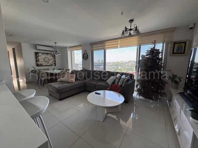 Apartamento en Venta en Villa Lucre. 27-1541.