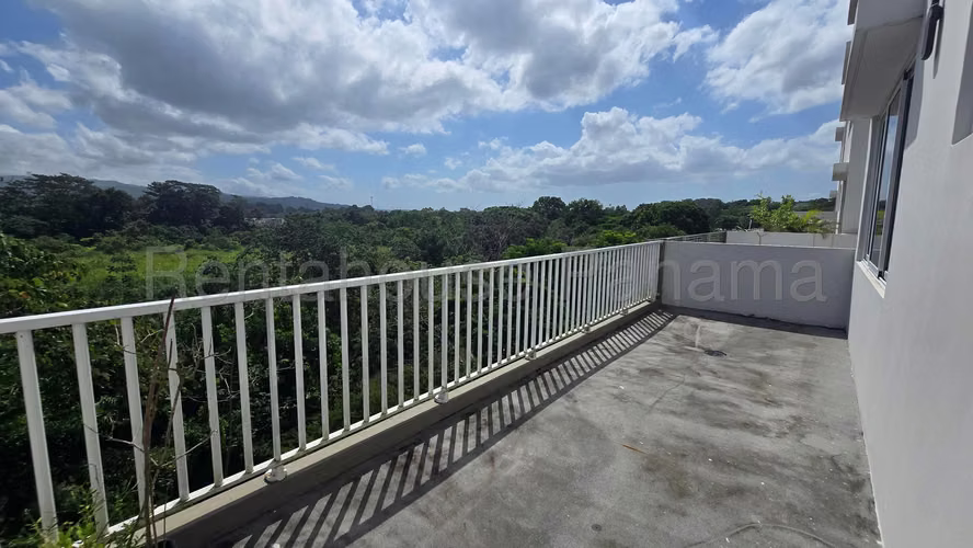 Apartamento en Venta en Brisas del Golf 27EPP1269
