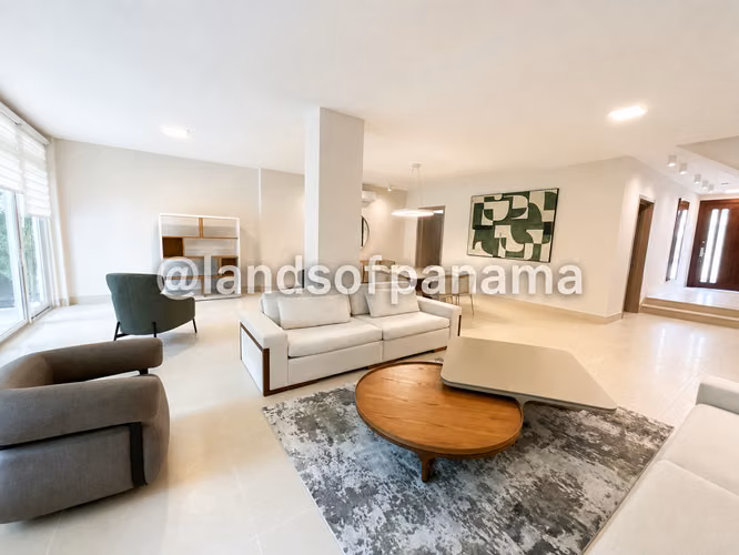 ÚNICA CASA EN VENTA – THE GROVE | SANTA MARÍA