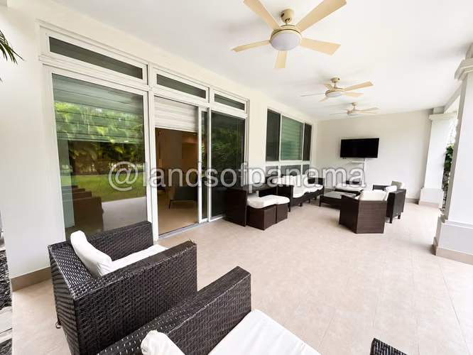 ÚNICA CASA EN VENTA – THE GROVE | SANTA MARÍA