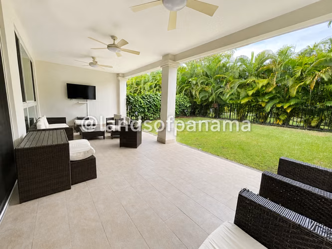 ÚNICA CASA EN VENTA – THE GROVE | SANTA MARÍA