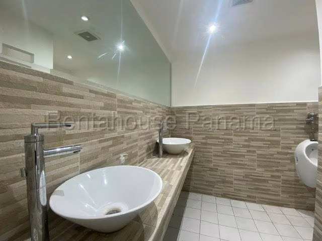 Vendo Oficina en Avenida Balboa LC27-1563 - Imagen 17