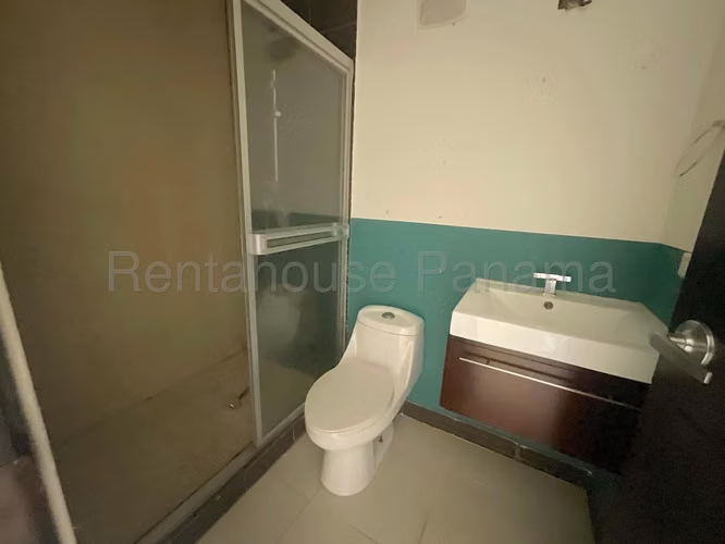Se Vende Apartamento en Costa del Este YDU