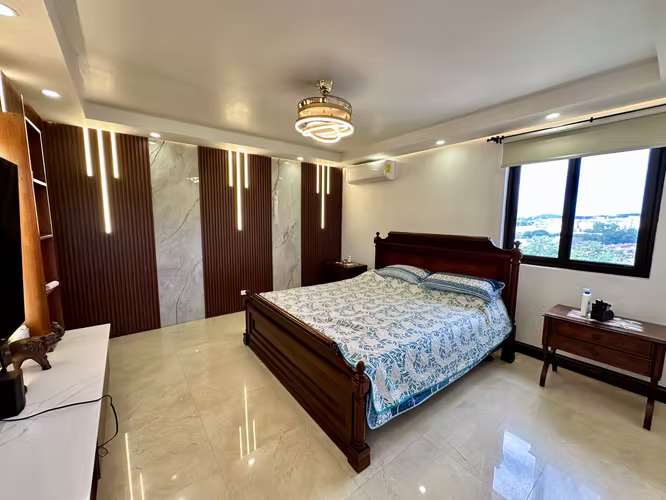 Se vende casa de 3 niveles en Altos de Panama