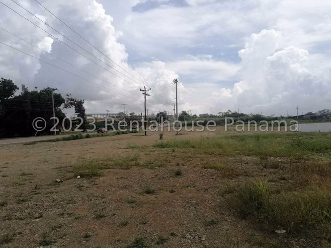 Se Vende Terreno en Paso Blanco YDU