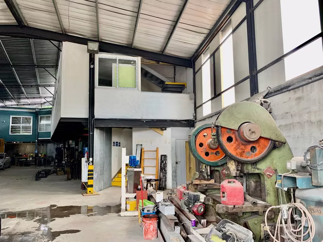 Venta de Galera en zona Industrial en Versalles 27*1675Mfk - Imagen 11