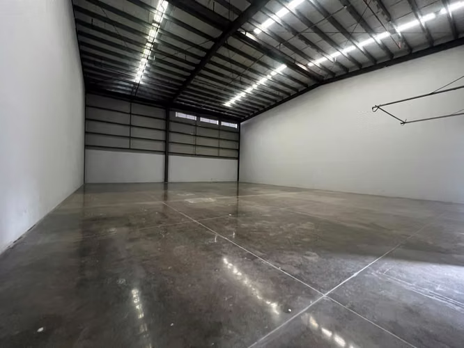 Alquiler de galera en Centro Logístico – Llano Bonito