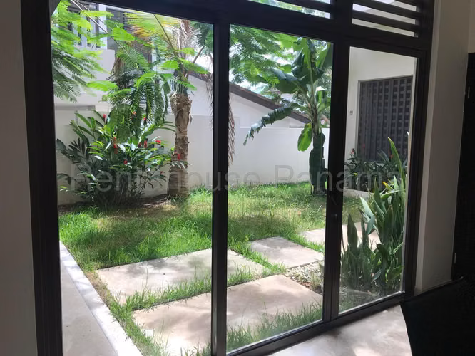 Alquiler de Amplia Casa en Panama Pacifico 26*9035Mfk