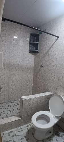 Se alquila cuarto estudio.