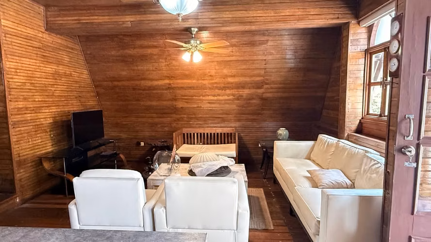 SE VENDE ACOGEDORA CASA CON VISTA EN LOS ALTOS DE CERRO AZUL - Imagen 5