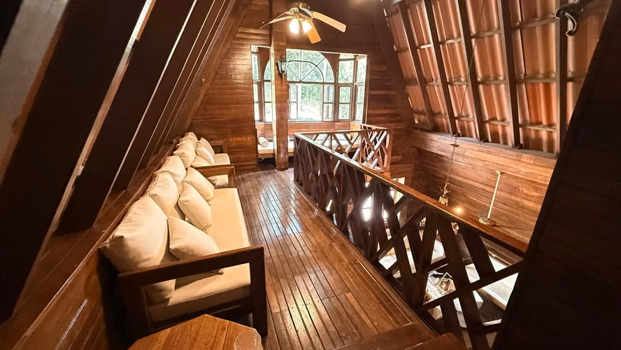 SE VENDE ACOGEDORA CASA CON VISTA EN LOS ALTOS DE CERRO AZUL - Imagen 18