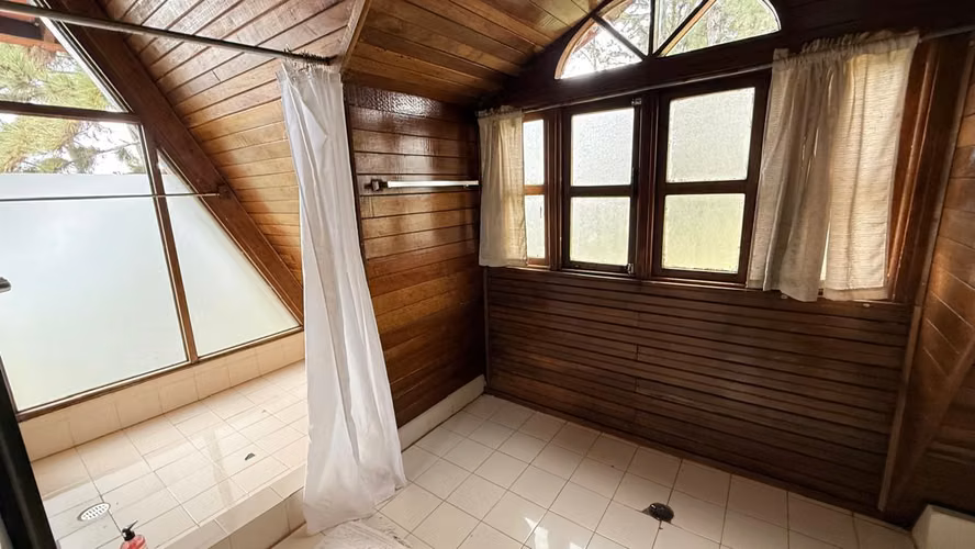 SE VENDE ACOGEDORA CASA CON VISTA EN LOS ALTOS DE CERRO AZUL - Imagen 12