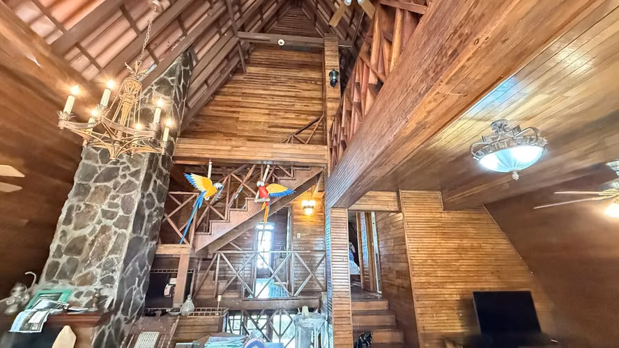 SE VENDE ACOGEDORA CASA CON VISTA EN LOS ALTOS DE CERRO AZUL - Imagen 4