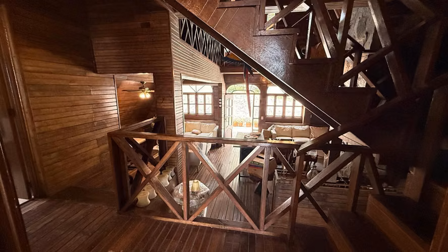 SE VENDE ACOGEDORA CASA CON VISTA EN LOS ALTOS DE CERRO AZUL - Imagen 10