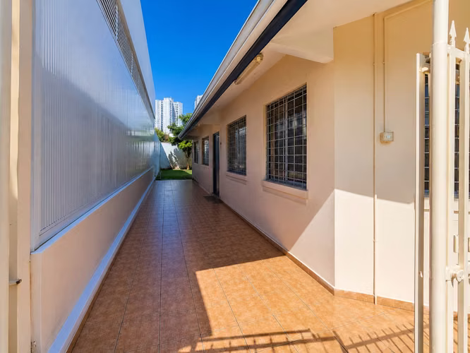 Casa en Parque Lefevre para comercio o residencial